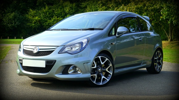 Le groupe PSA négocie l'acquisition d'Opel et de Vauxhall