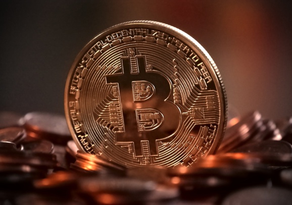Le bitcoin vaut désormais plus que l'once d'or