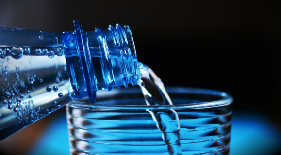 Biocoop arrête la vente de bouteilles d'eau en plastique