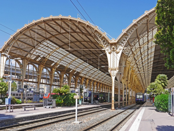 Plus de 2 000 suppressions de postes à la SNCF en 2018