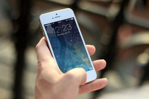 Scandale des batteries d’iPhone : Apple répondra devant la justice