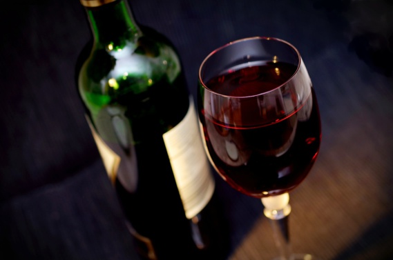 Les consommateurs français boivent moins de vin