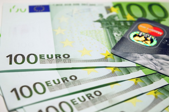 Les nouveaux billets de 100 et de 200 euros bientôt en circulation
