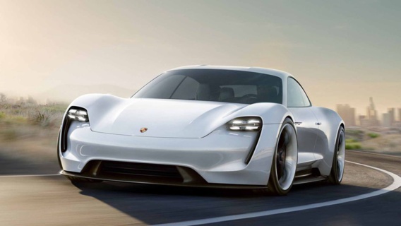 Avec sa Taycan 100% électrique, Porsche défie Tesla