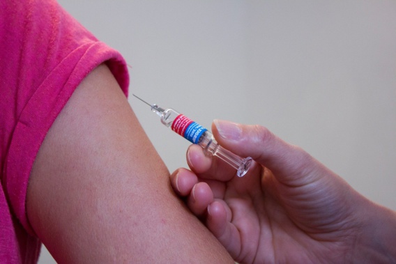 Le gouvernement anticipe l’ouverture de la vaccination pour tous