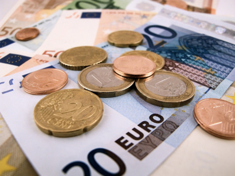 Euro : les Français pessimistes sur l'UE mais heureux de l'Euro