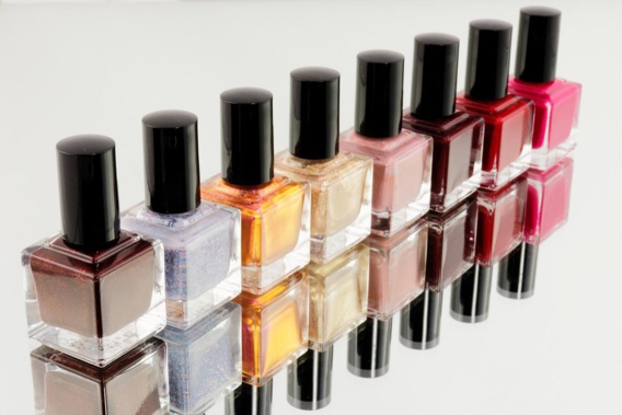 Pénurie de matières premières : l'industrie des cosmétiques peut changer la composition de ses produits