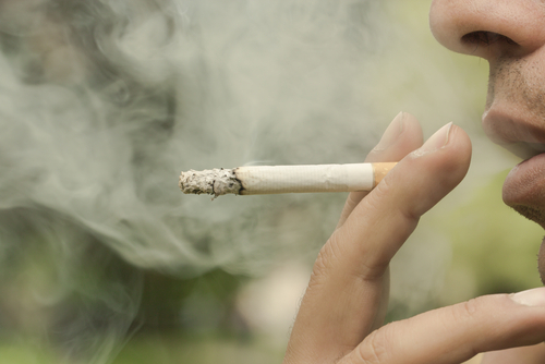 Tabac : les Français se fournissent de plus en plus à l'étranger