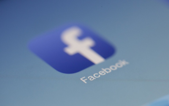 Abus de position dominante : la Commission européenne gronde contre Facebook