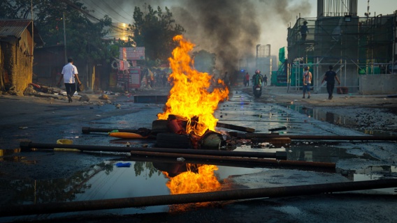 Émeutes en France : un milliard d'euros de dégâts, selon le MEDEF