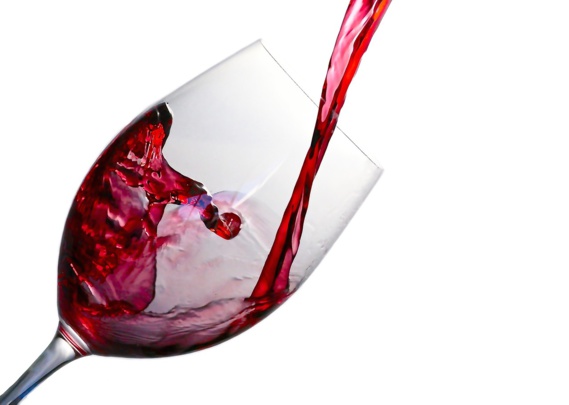 Les Français boivent de moins en moins de vin