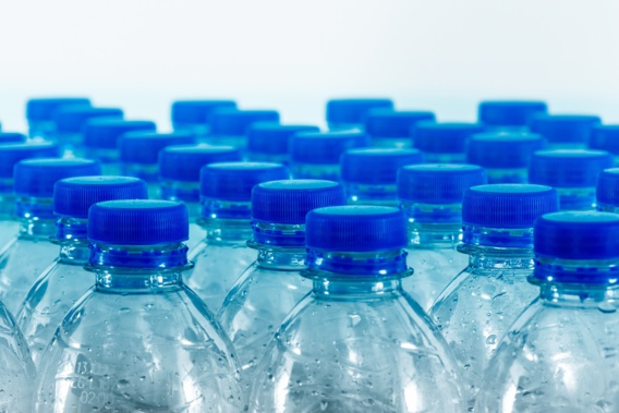 Nestlé a utilisé des traitements interdits pour ses eaux minérales