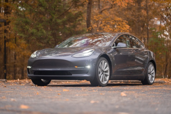 Tesla baisse le prix de sa Model 3 en France