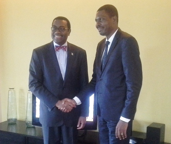 Daniel Edah (à droite) avec le Président de la Banque africaine de développement
