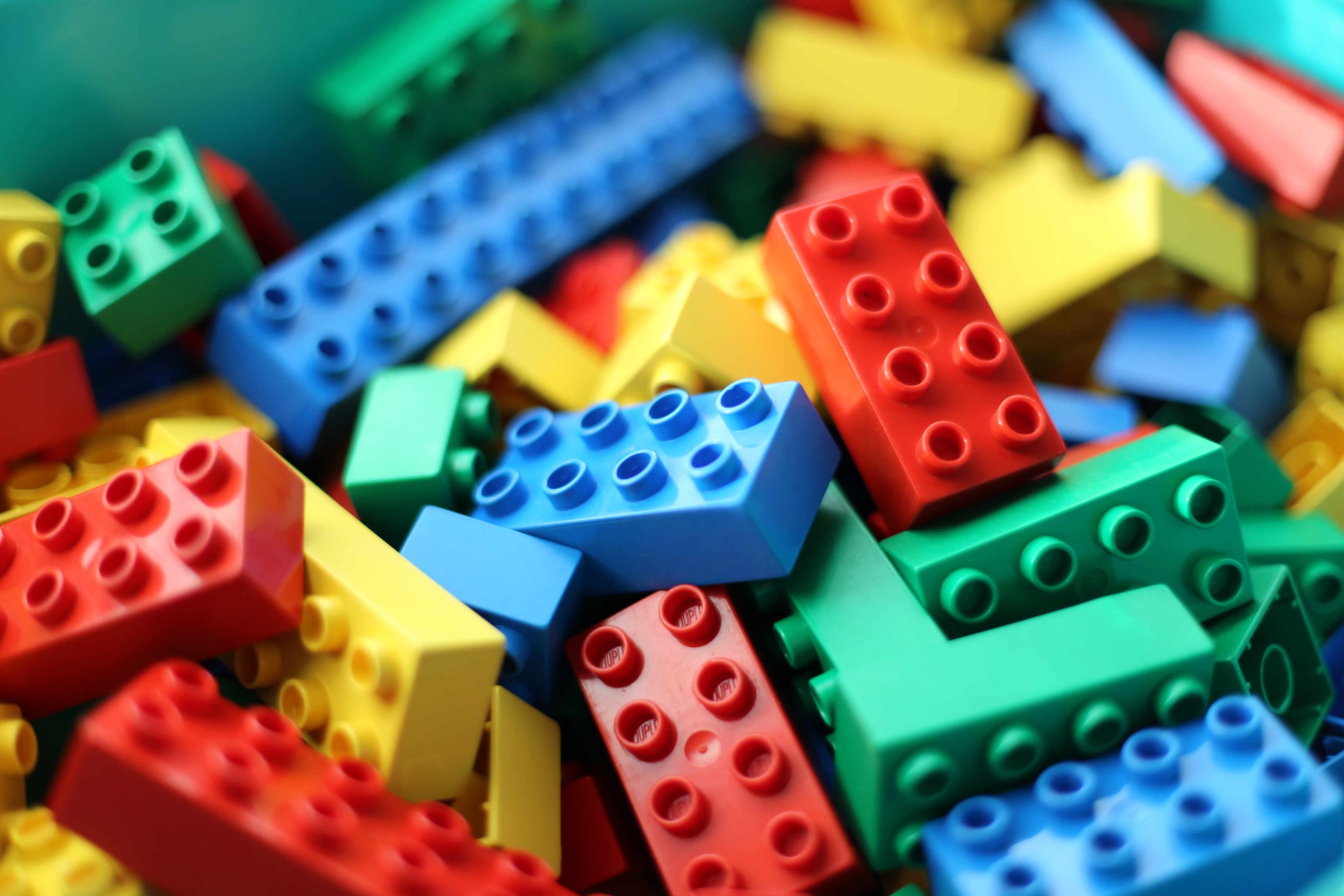 Lego ne fera plus de publicité dans un tabloïd xénophobe