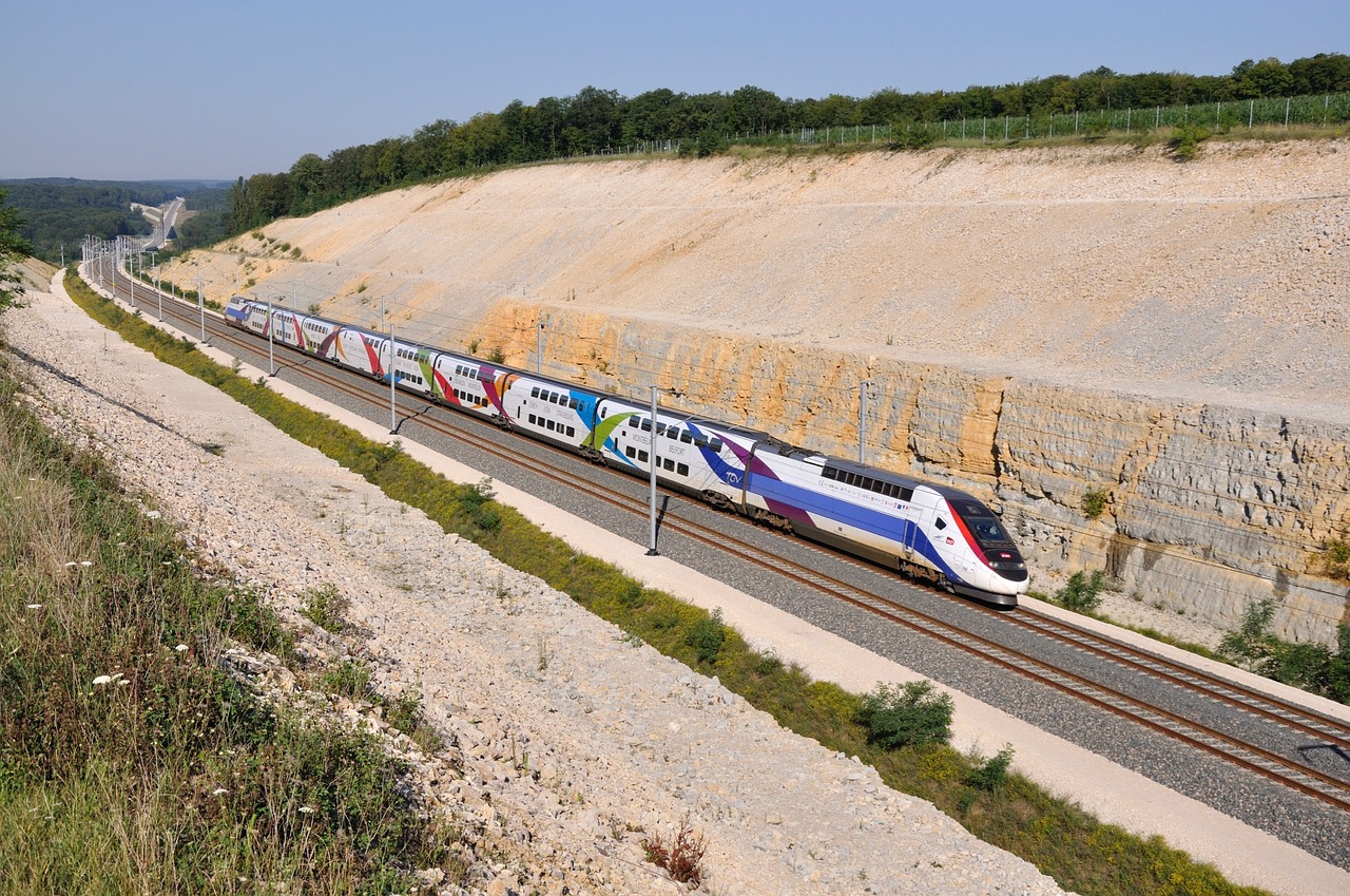SNCF : Paris se rapproche de Rennes et de Bordeaux