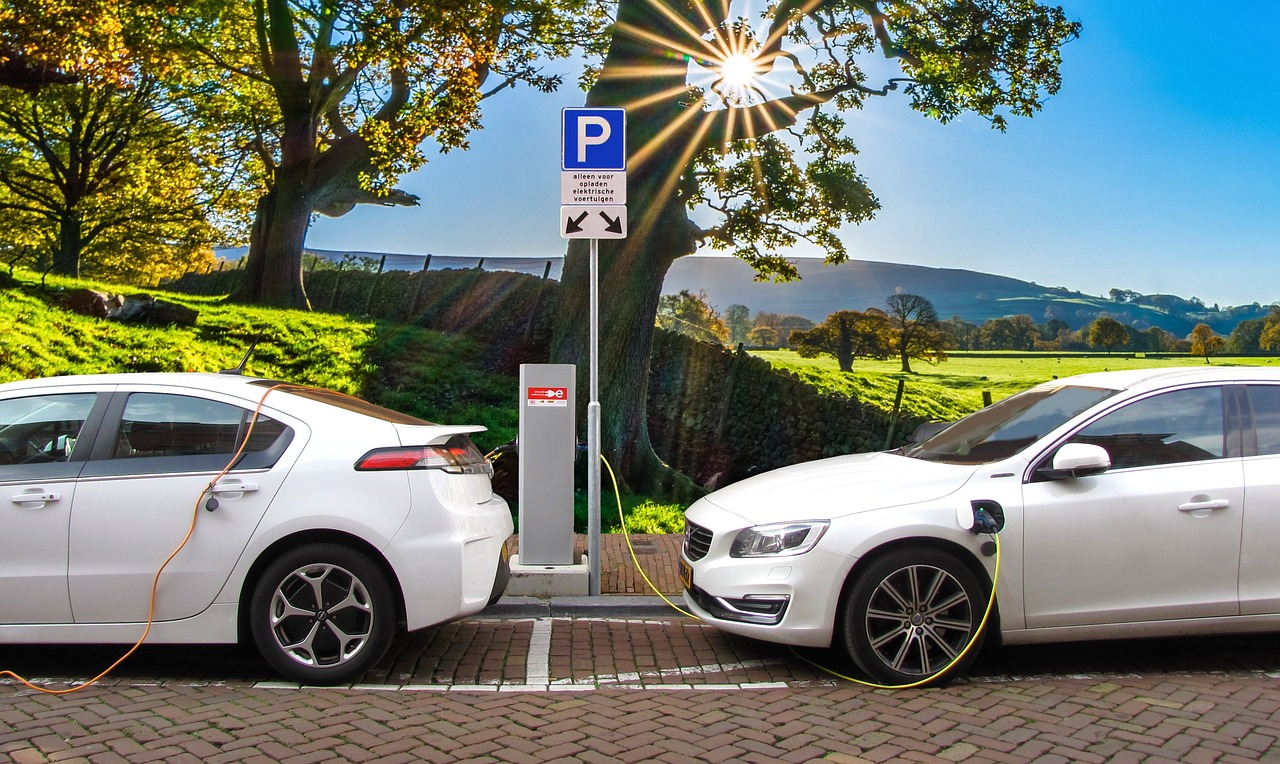 Dans sept ans, des voitures électriques moins chères que les voitures traditionnelles ?