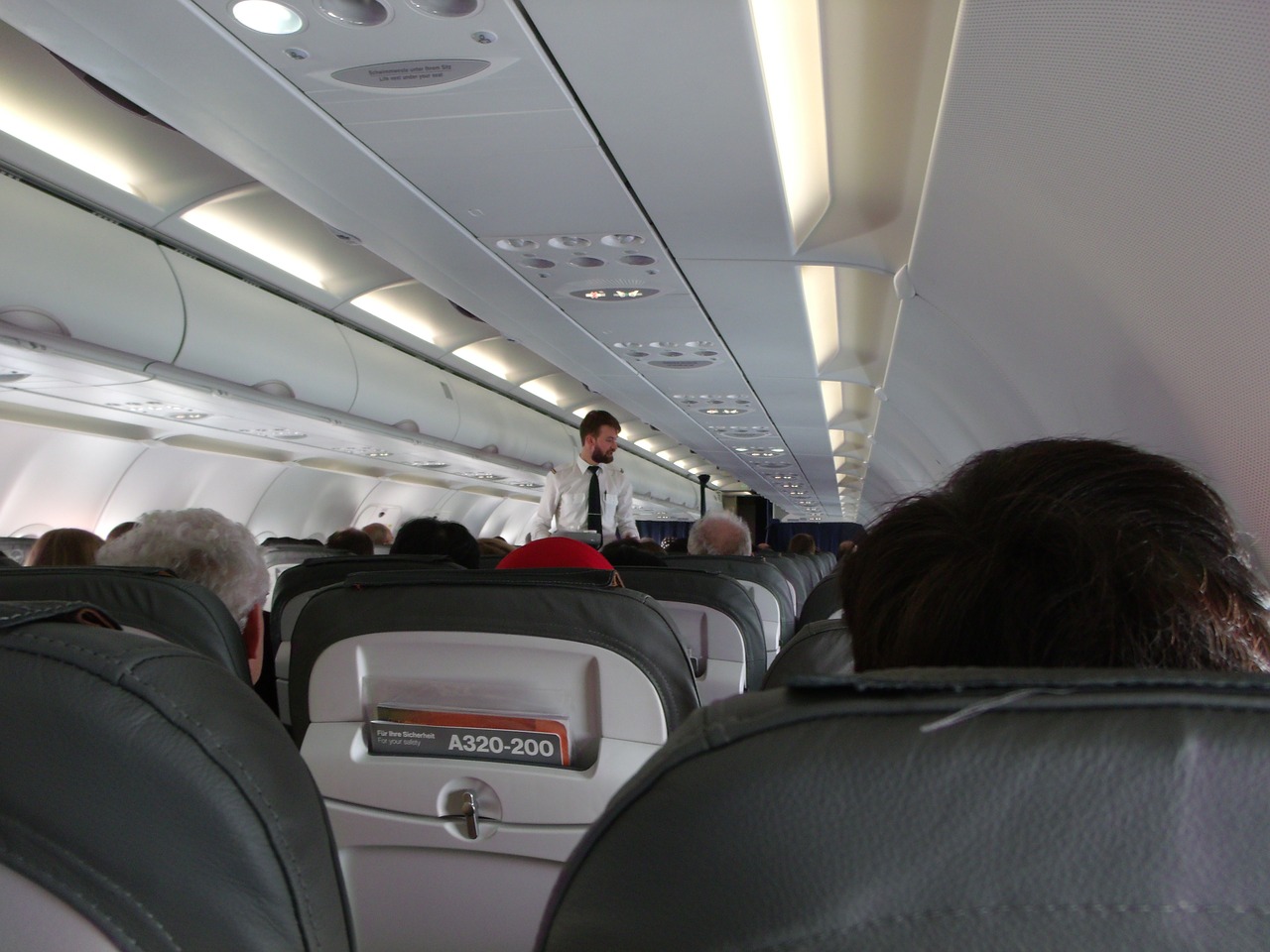 Transport aérien : des sièges pour voyager… debout