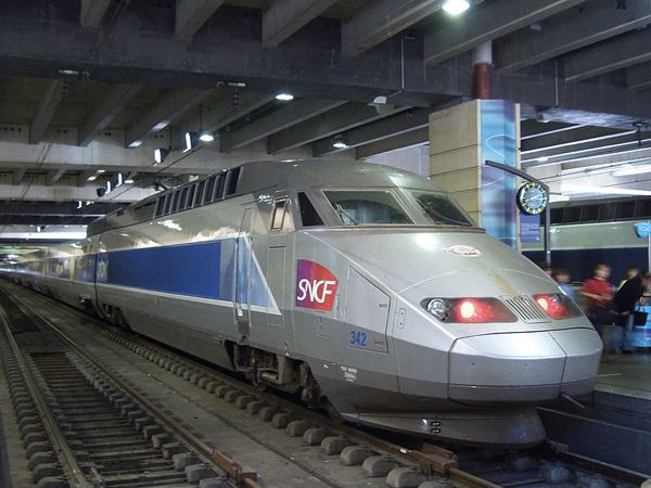 SNCF : le TGV fait basculer les comptes 2013 dans le rouge