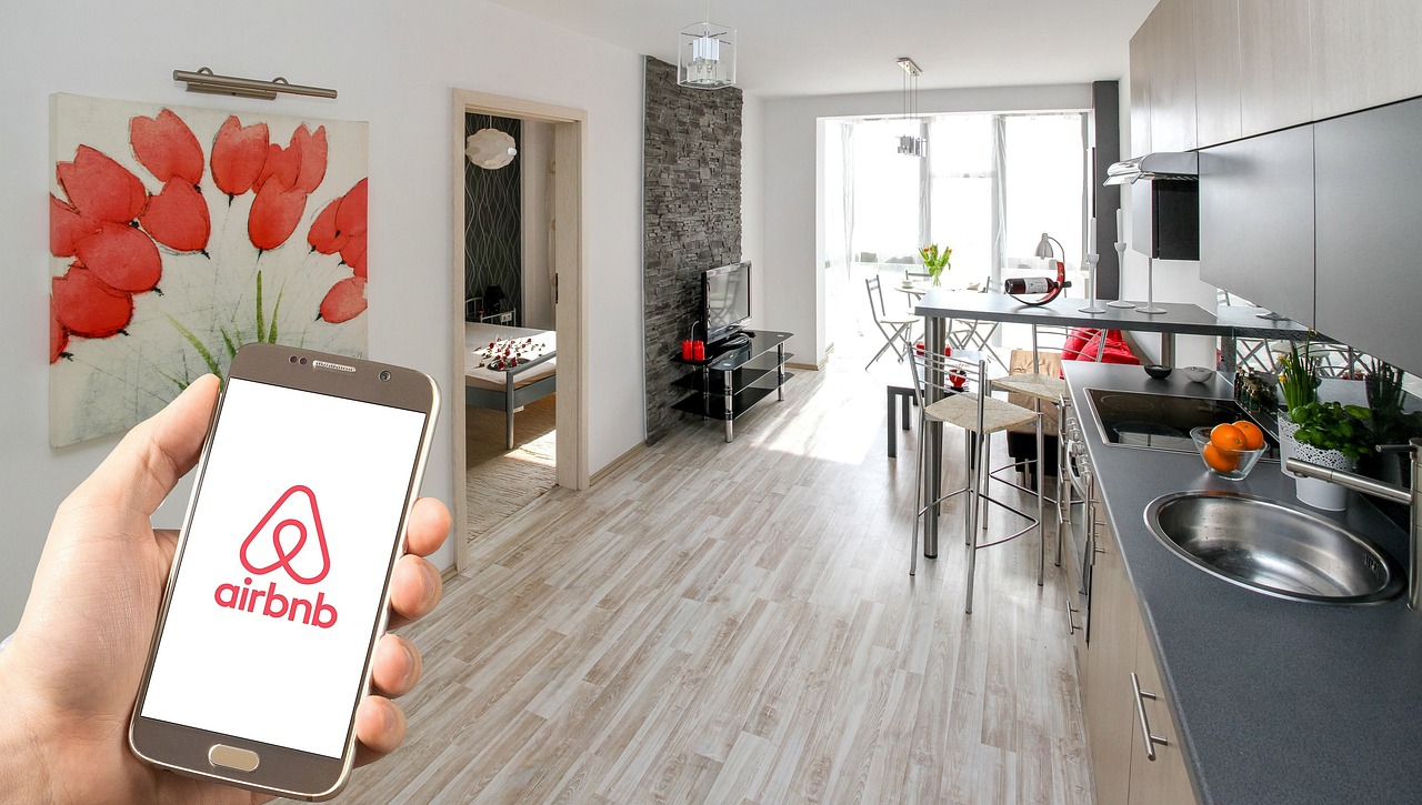 Les Français louent sur Airbnb pour faire face à la crise du pouvoir d'achat