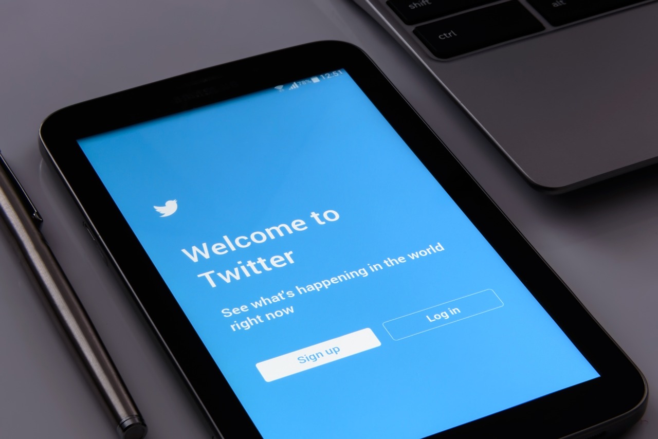 L'intelligence artificielle au cœur d'une bataille entre Twitter et Microsoft