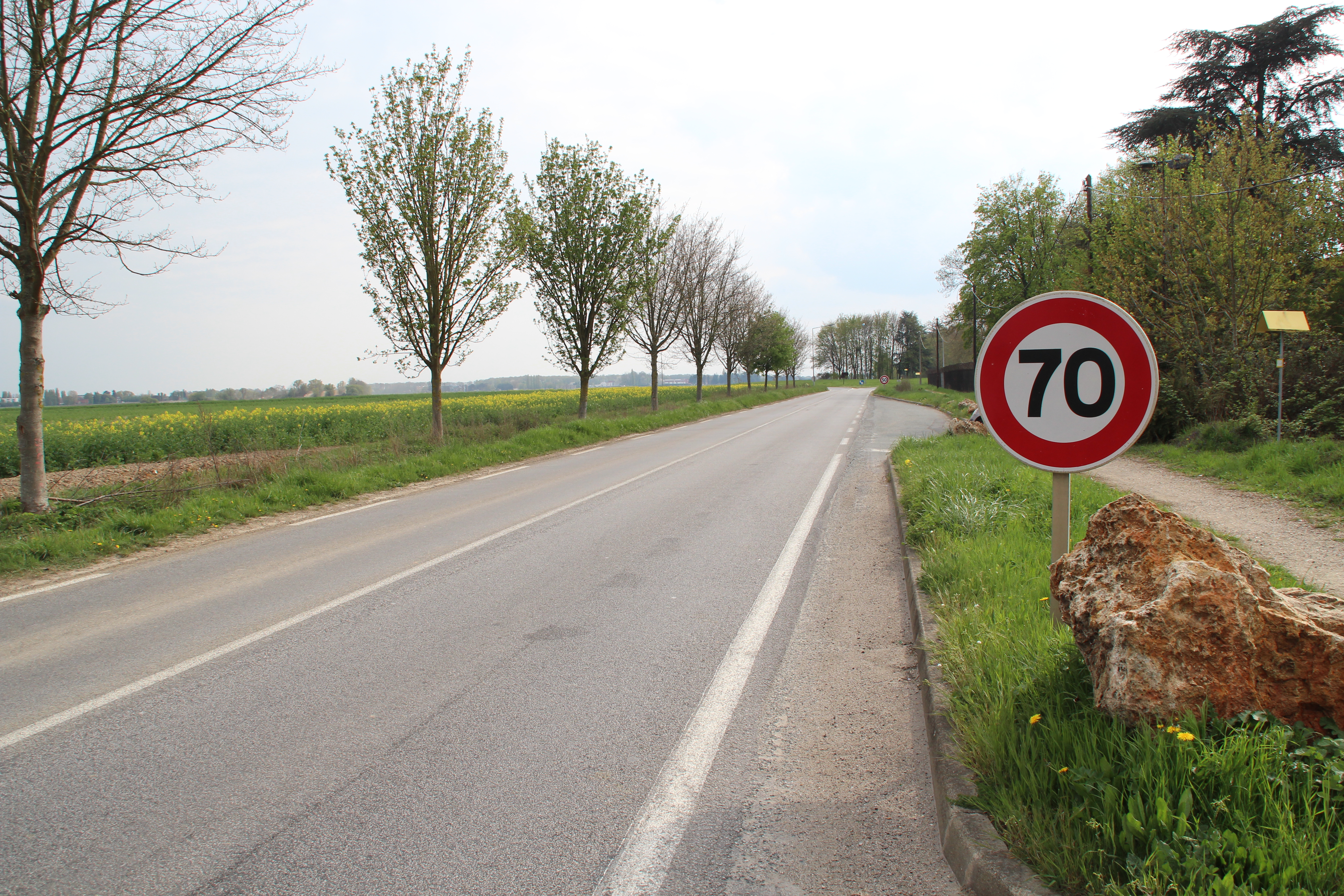 Route départementale en Essonne, crédit : Wikipedia