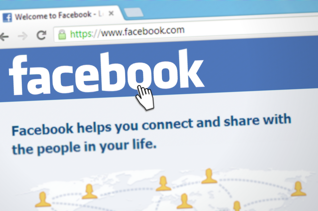 Facebook : toujours plus d’abonnés, toujours plus de publicité