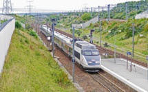 inOui, le nouveau TGV haut de gamme de la SNCF, entre en piste