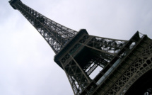 Un centre commercial sous la Tour Eiffel ?