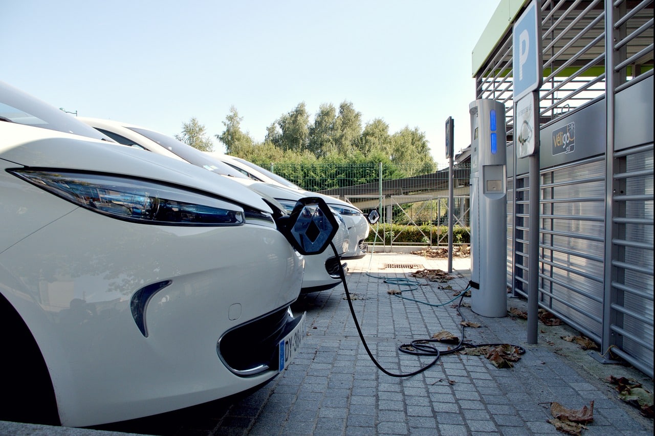 Véhicule électrique : un million de points de charge sur trois ans