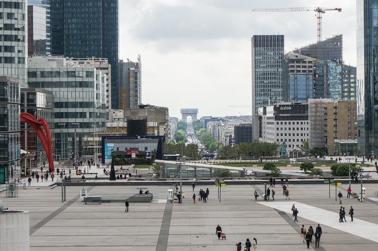 Brexit : Paris sort le grand jeu pour attirer les entreprises