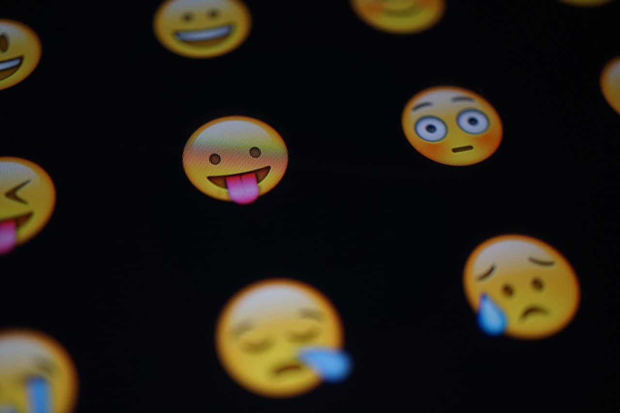 Un métier original qui a de l’avenir : traducteur d’émojis