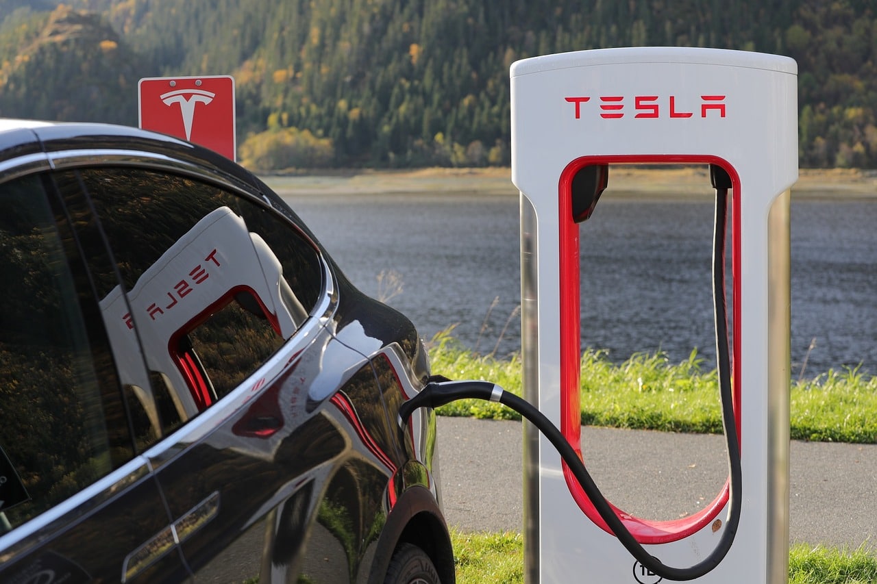 Tesla dépasse Ford à la Bourse