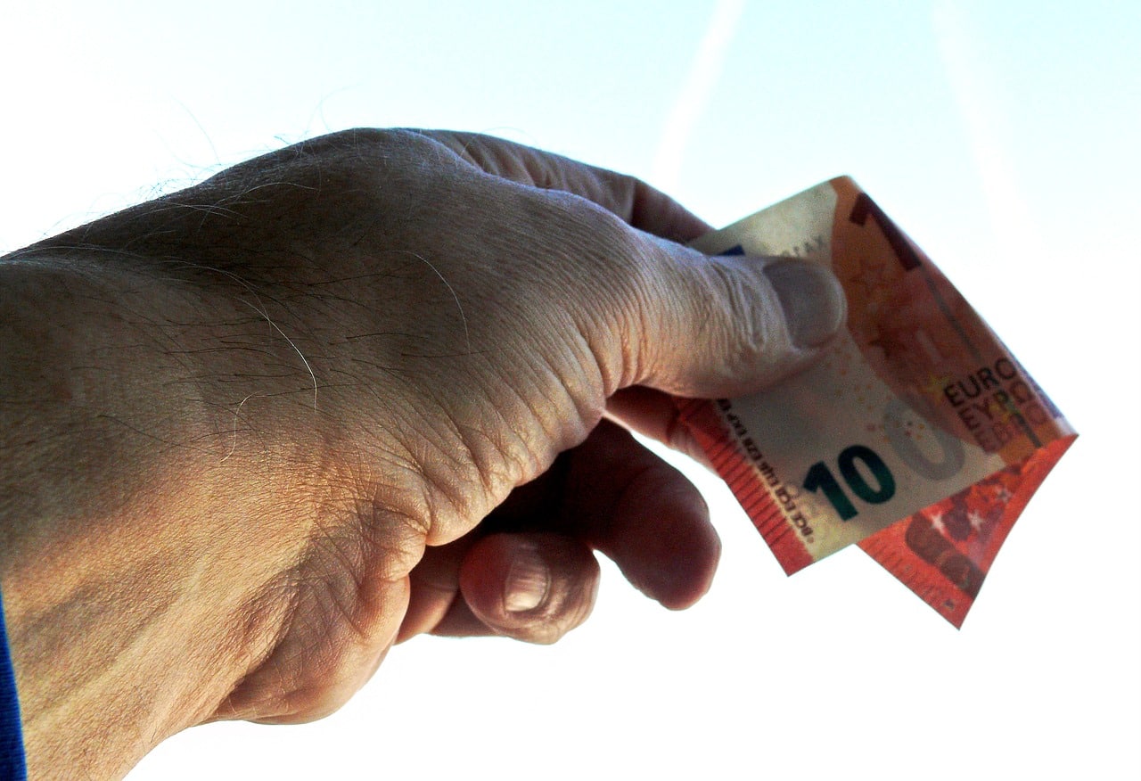 Emploi à domicile : moins d’employeurs et moins d’heures déclarées en 2016