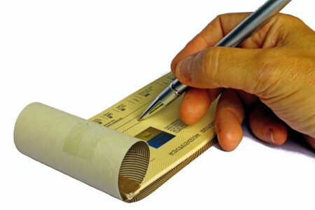 Encaisser un chèque avec un smartphone : bientôt une réalité