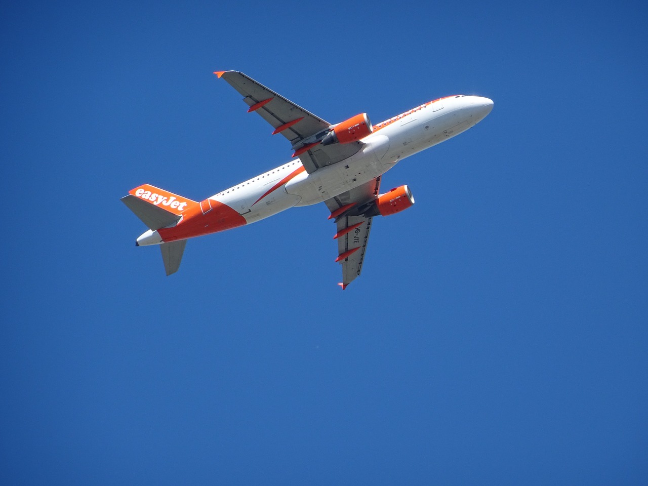 Le créateur d'EasyJet donne la moitié de sa fortune