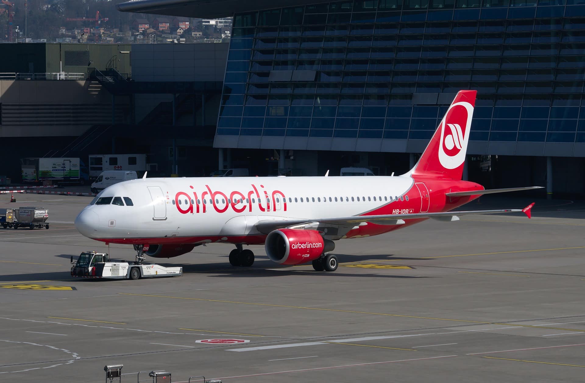 Insolvable, Air Berlin poursuit son activité