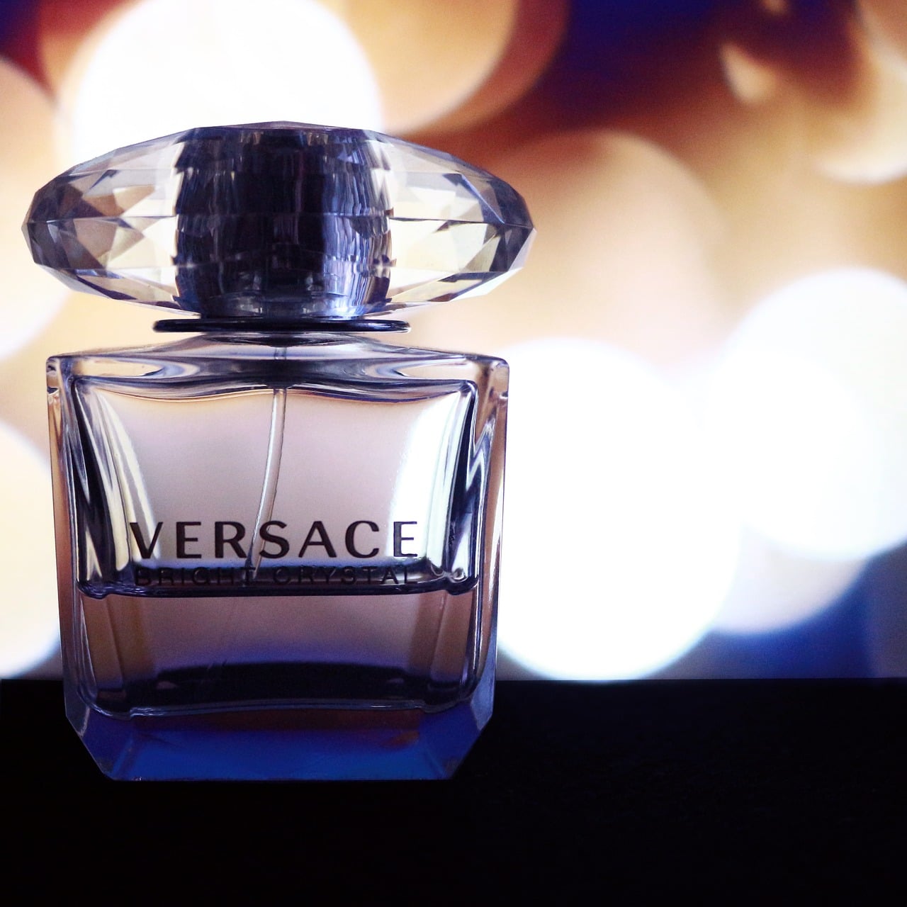 Versace à vendre ?