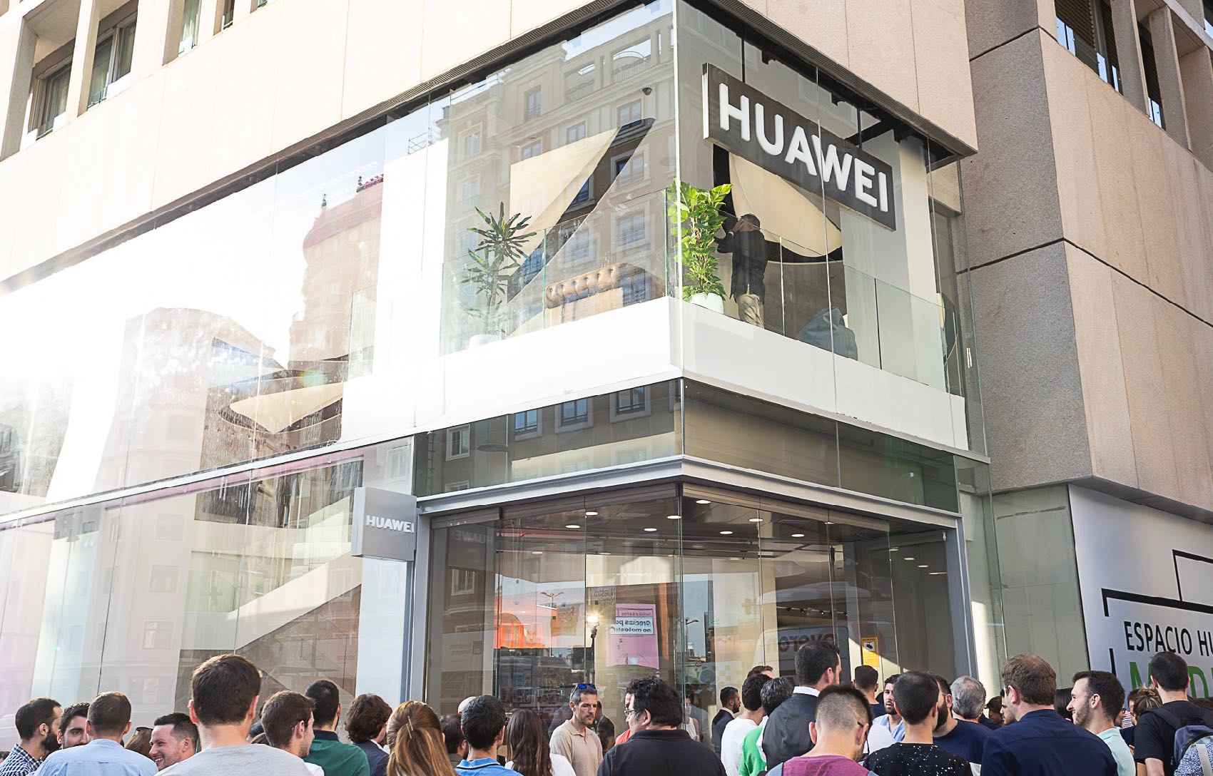 Jean-Louis Borloo renonce à présider Huawei France