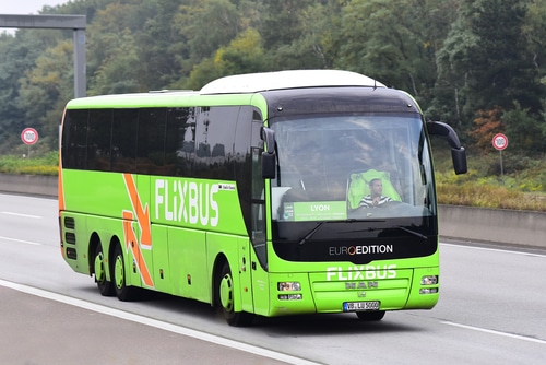 Grève à la SNCF : les prix des bus explosent