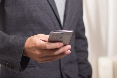Le Coronavirus perturbe le salon du mobile de Barcelone