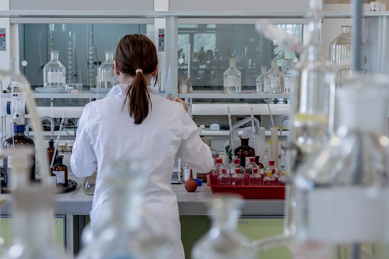 Le coronavirus provoque une forte chute en Bourse