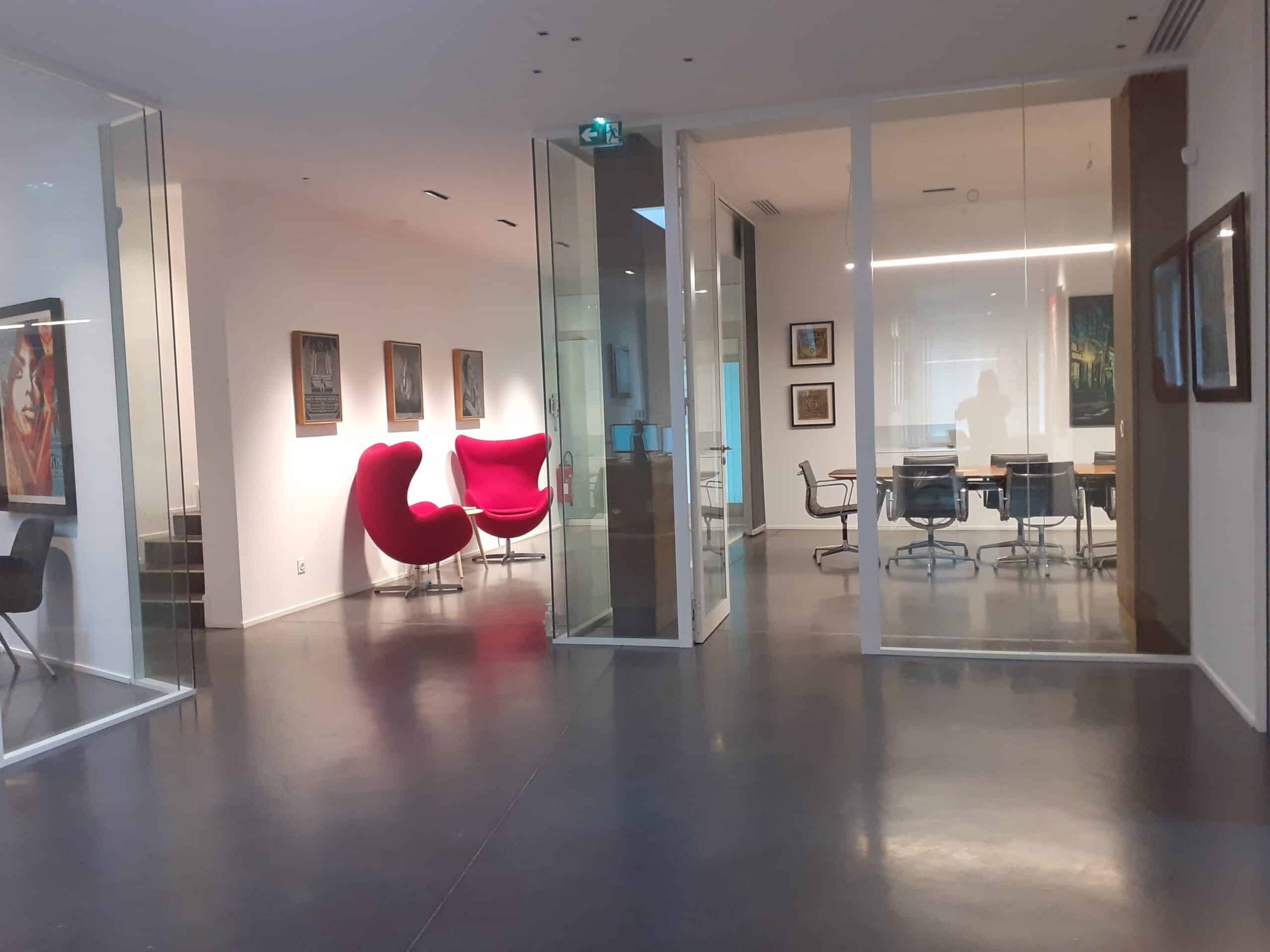 Au lieu du télétravail : et si les grandes entreprises proposaient à leurs collaborateurs des bureaux à moins de 5 km de chez eux ?