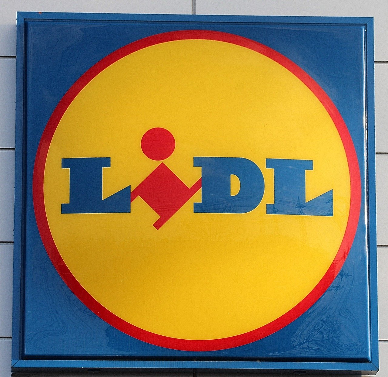 Après la PS4 à 95 €, Lidl va vendre un piano Colmann à moitié prix