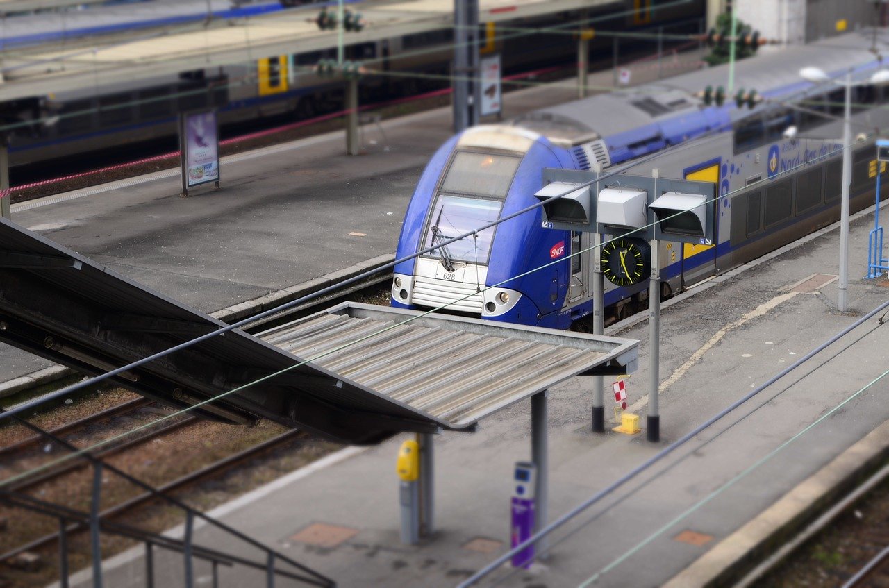 Appel à la grève de la CGT à la SNCF : « à quoi sert cette grève », se demande Bruno Le Maire