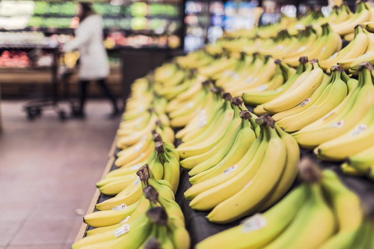 La grande distribution utilise le chômage partiel pour compenser les rayons fermés