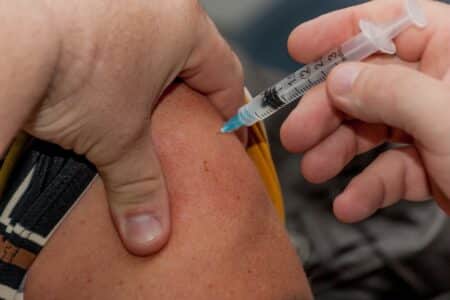 Le coût économique du retard dans la vaccination : 123 milliards en 2021