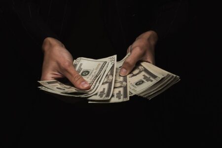 Les rémunérations des grands patrons américains en hausse de 12%