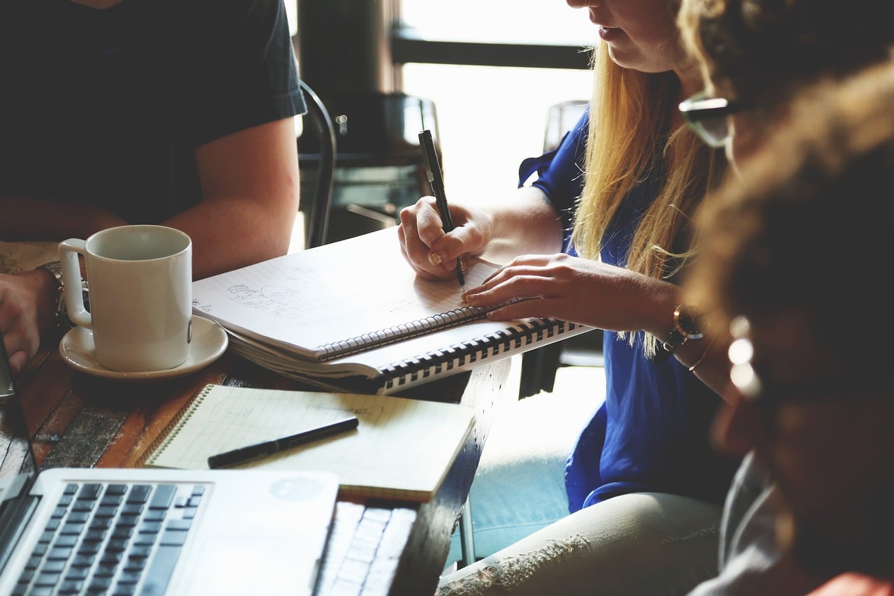 Quelles stratégies adopter pour retenir et attirer les talents dans le monde du consulting ?