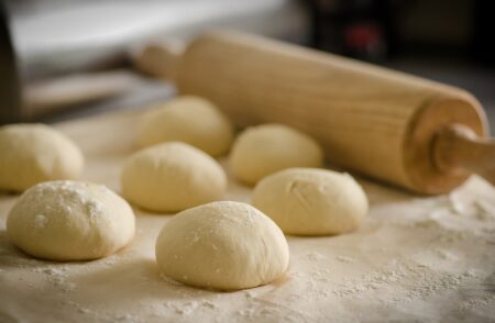 Il y a moins de sel dans les baguettes de pain